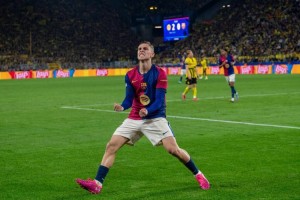 体育新闻-记者：切尔西4000万欧报价费尔明，巴萨方面尚未给出回应