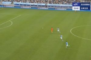 体育新闻-首秀双响！约尼查世界级过顶挑传，奥斯卡长途奔袭单刀破门