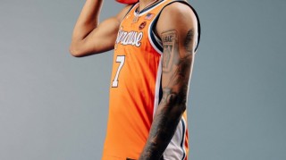 体育平台-将门虎子！《SLAM》在社交媒体晒出新一期的封面人物基扬-安东尼